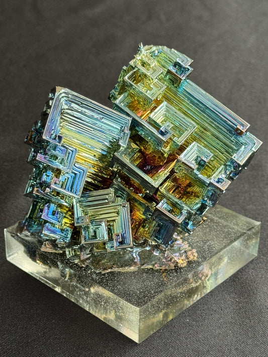 Bismuth crystal cluster 121